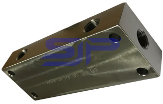 Manifold Square 4 x ⅜"NPTF